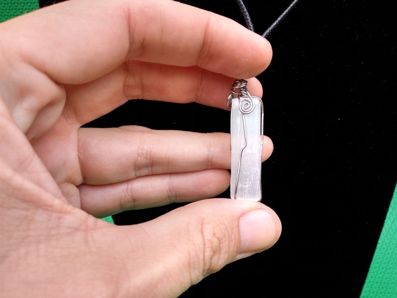 Colar pindurico Selenita 8